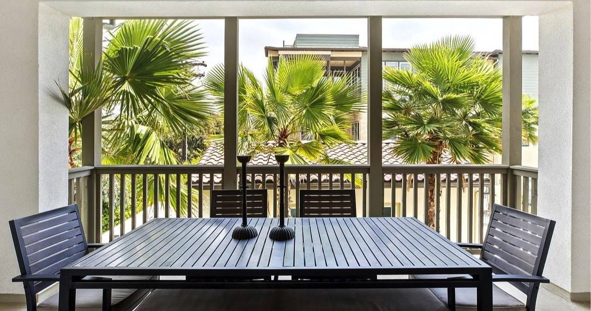 218 DOHENY