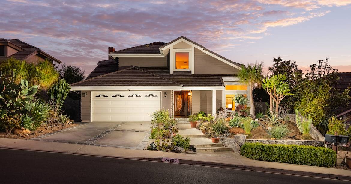 24602 La Cienega St web 01 1