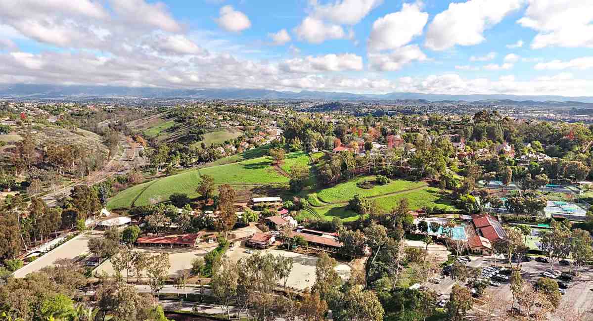 Nellie Gail Ranch saddleback view