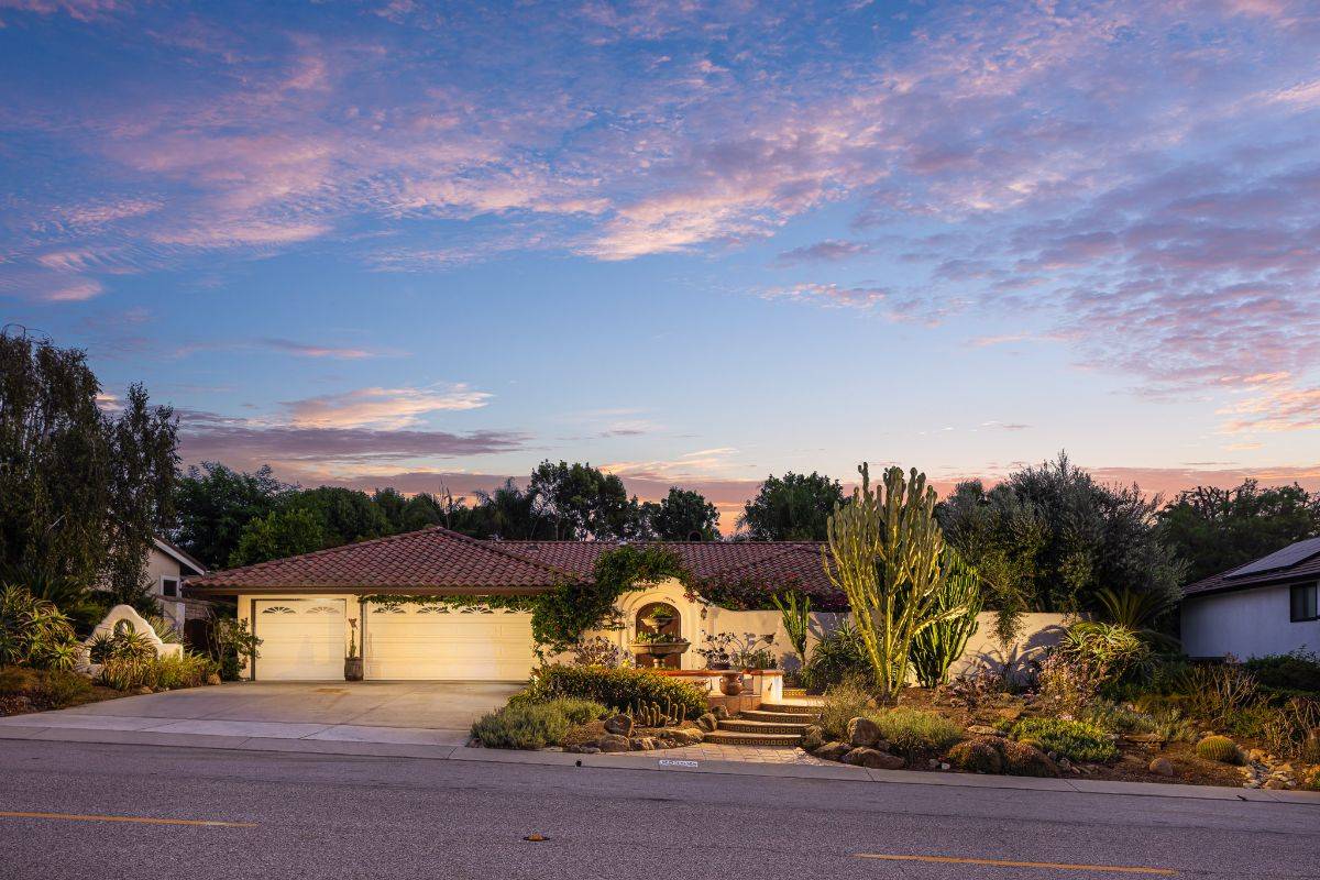 Brad Feldman Group Top Laguna Hills 25352 Mustang Dr web 01