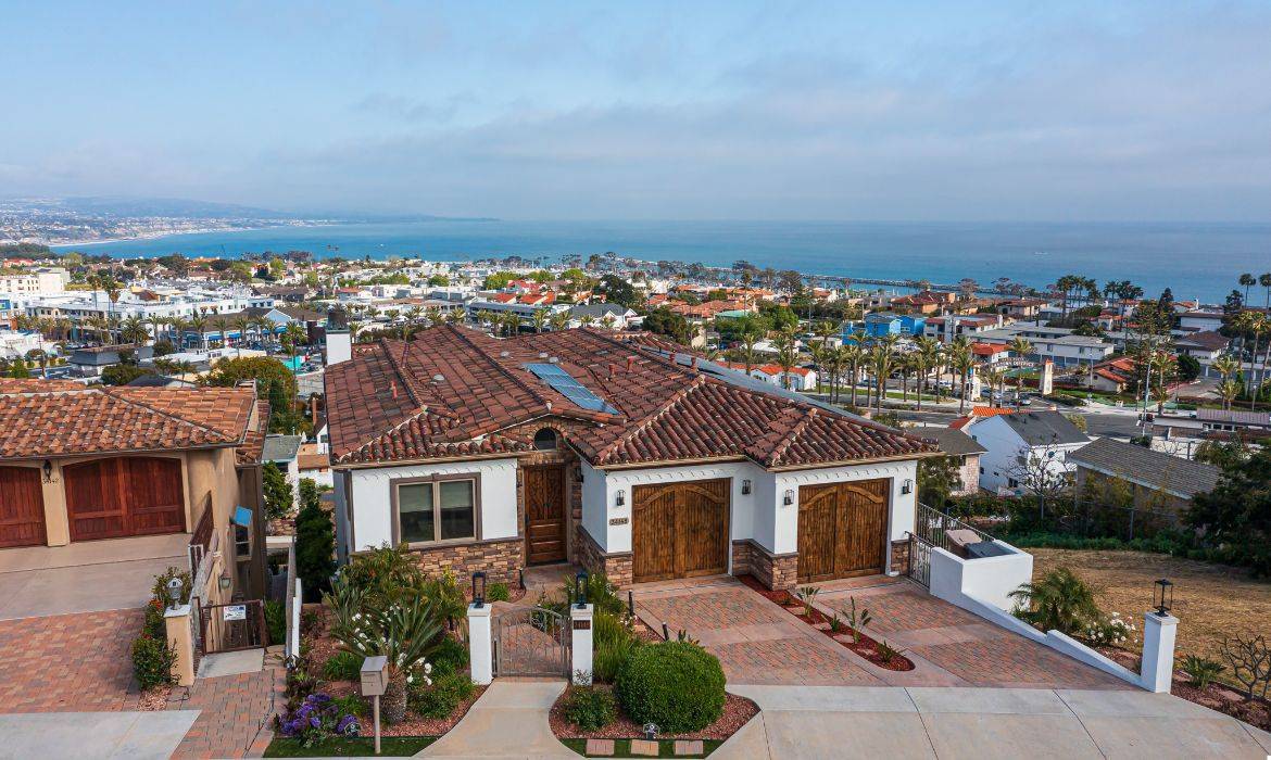 Luxury home in Dana Point overlooking the Harbor, sold by top local realtor agents Brad Feldman Group real estate