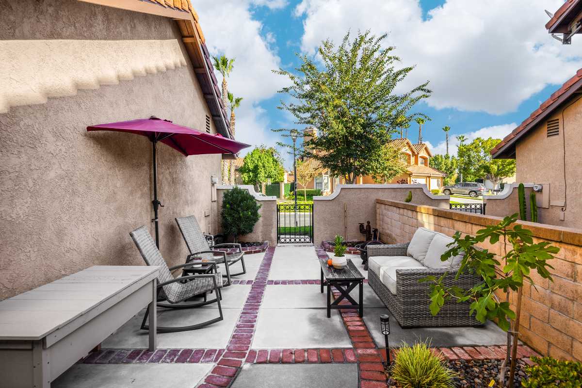 Brad Feldman Group Top Anaheim Realtor 647 S Iron Horse Ln web 14