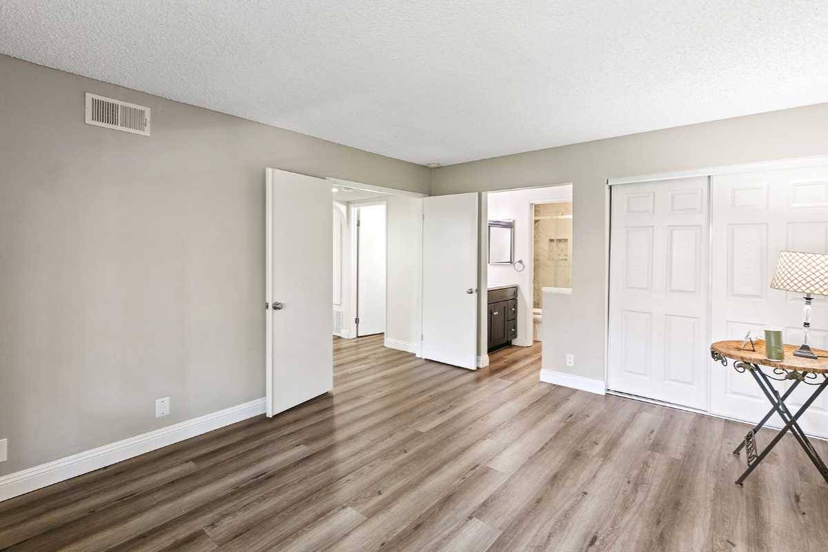 Brad Feldman Group Top Laguna Hills Realtor 26572 Las Palmas Unit 2 web 15
