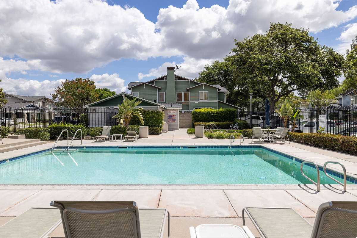 Brad Feldman Group Top Anaheim Realtor 114 N Pauline St web 19