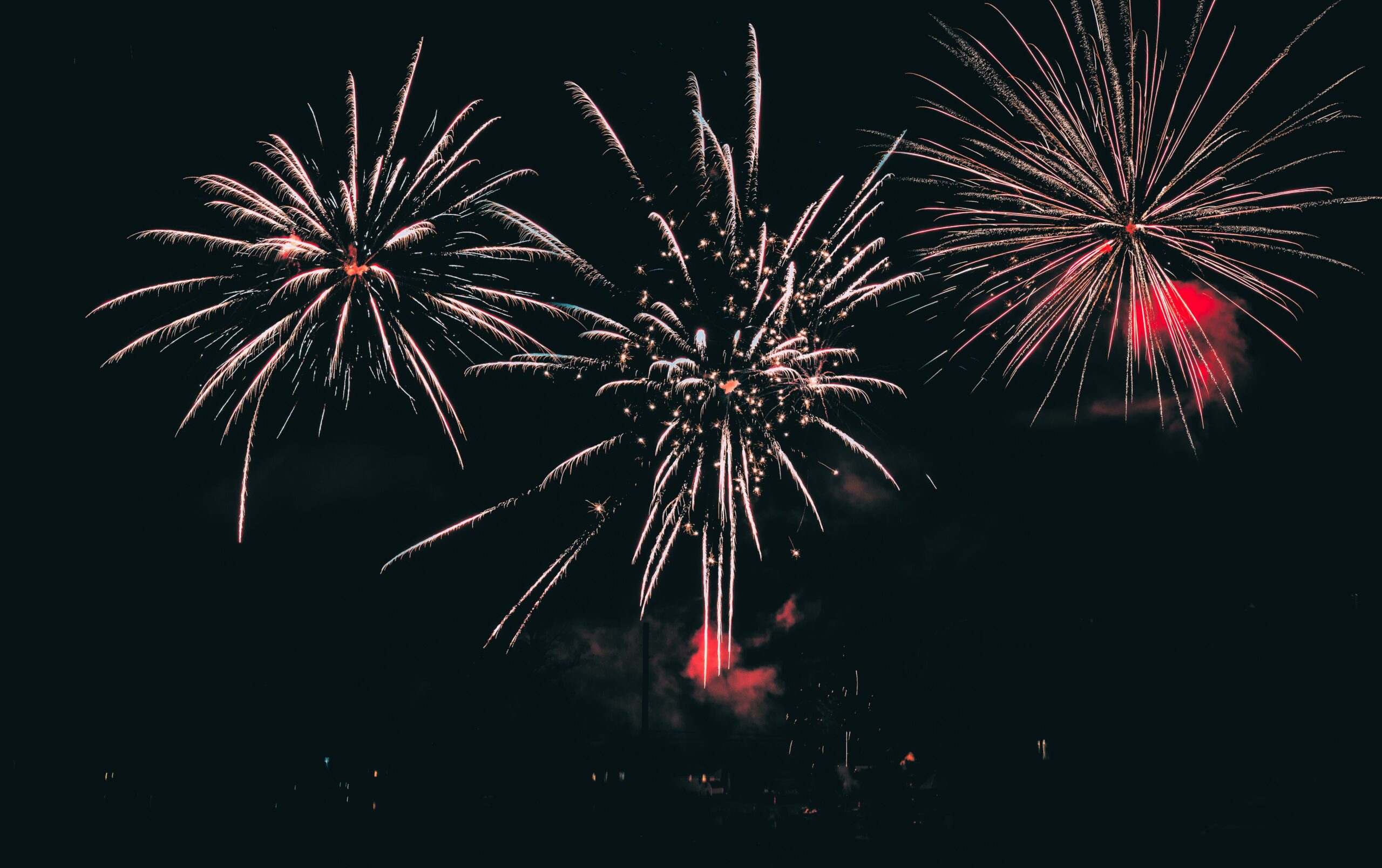 Fireworks display for the Fourth of July in South Orange County with the best Realtors in Laguna Hills, Laguna Niguel, and Dana Point, Brad Feldman Group top local real estate agents