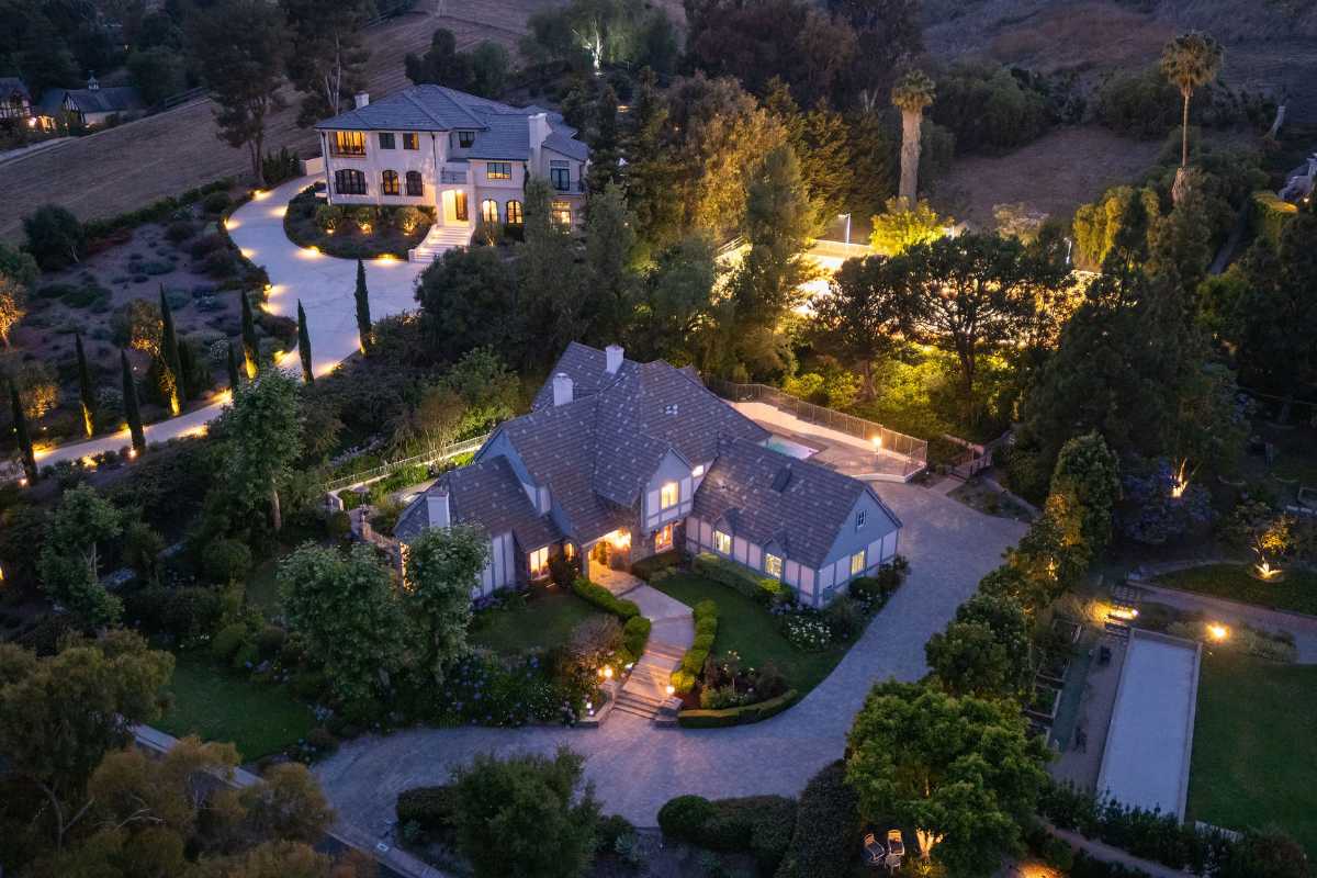 Aerial view of a luxury home in San Juan Capistrano and the surrounding neighborhood, where Orange County homebuyers and homeowners are shopping for insurance and California’s FAIR plan