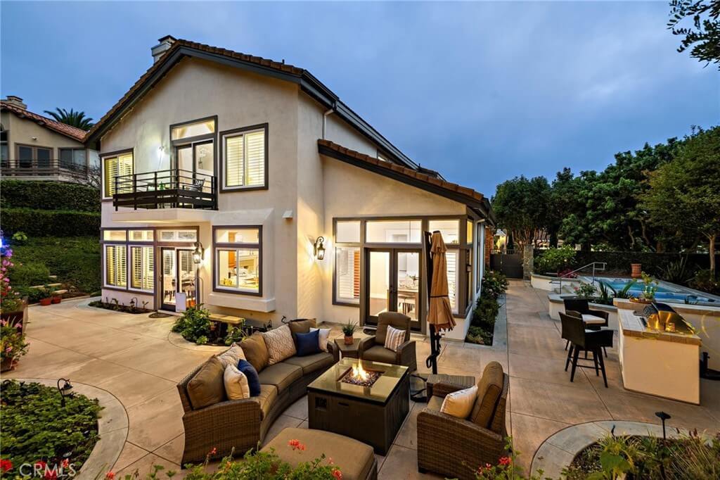 Feldman Mason Group Top Laguna Niguel Realtor 5 Glastonbury Pl twilight back view